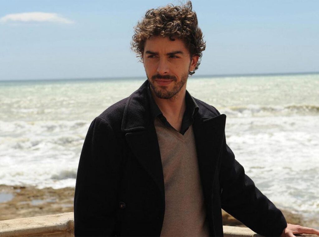 Scena della serie TV Il giovane Montalbano con Michele Riondino