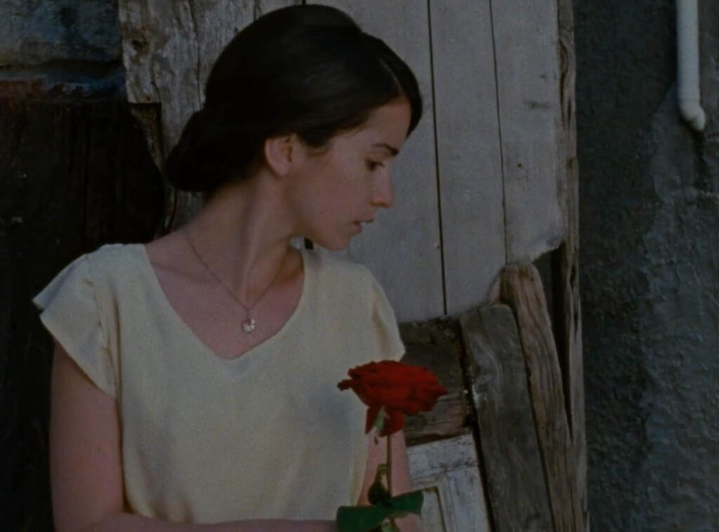 Scena del cortometraggio Viola, Franca con Claudia Gusmano